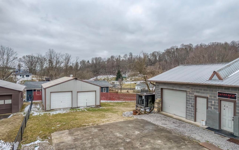 Photo #52: 3117 Blackburn Avenue