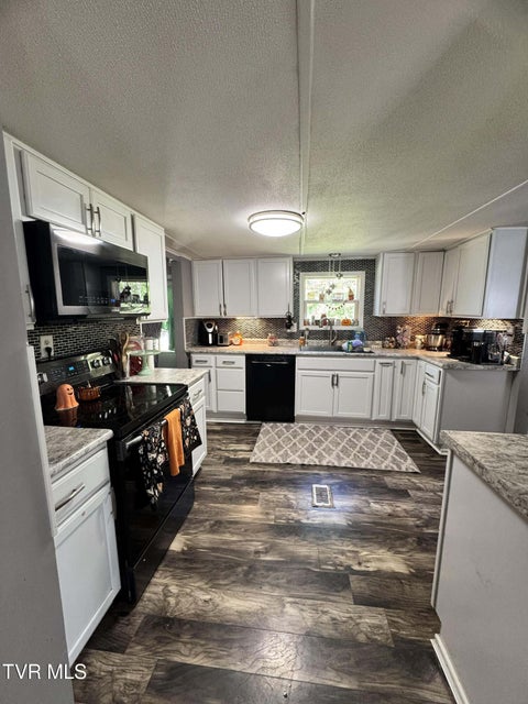 Photo #20: 138 Reynolds Drive