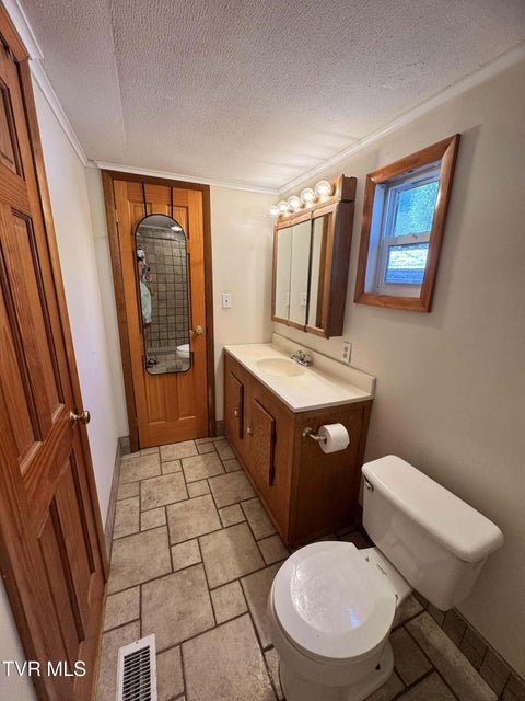 Photo #31: 138 Reynolds Drive