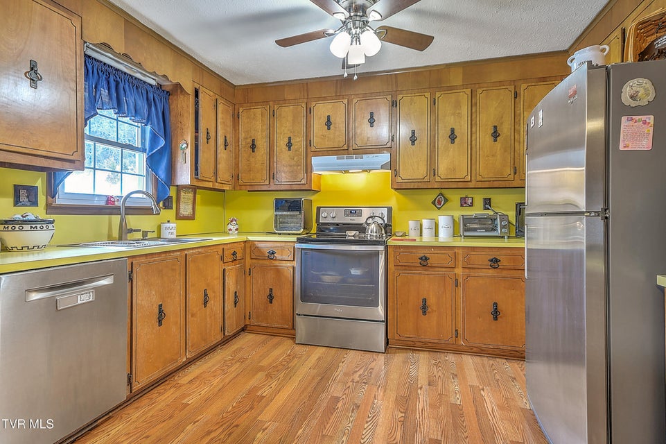 Photo #7: 215 Taylor Road