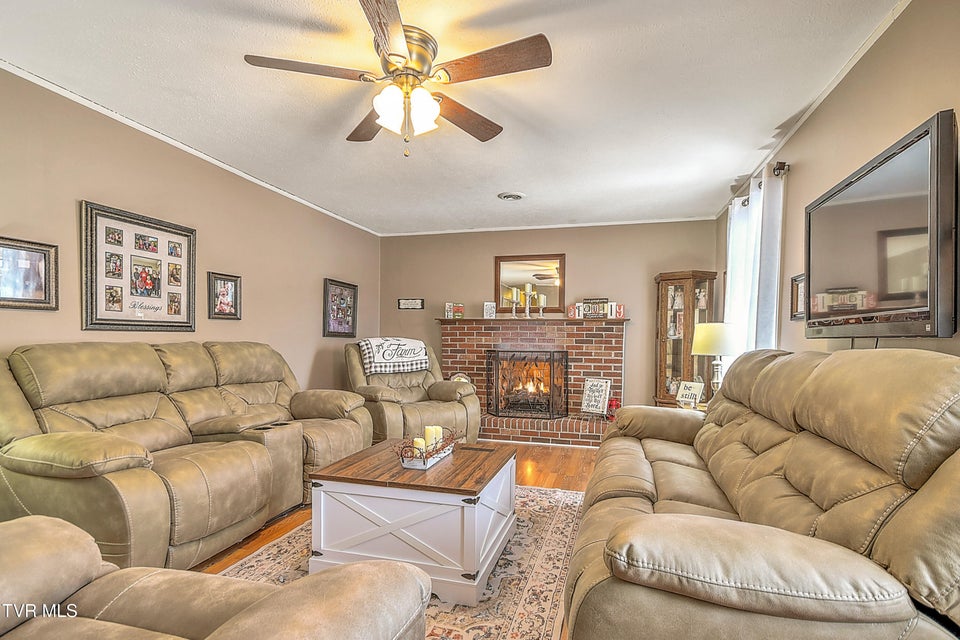 Photo #3: 215 Taylor Road