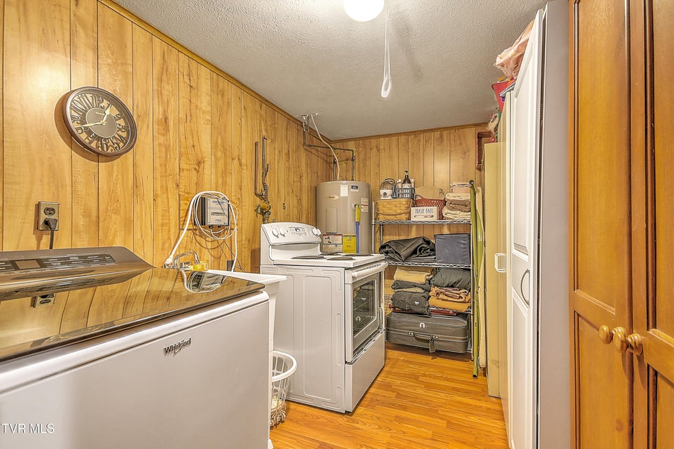 Photo #27: 215 Taylor Road