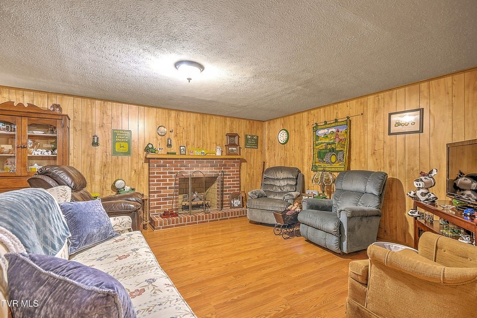 Photo #29: 215 Taylor Road