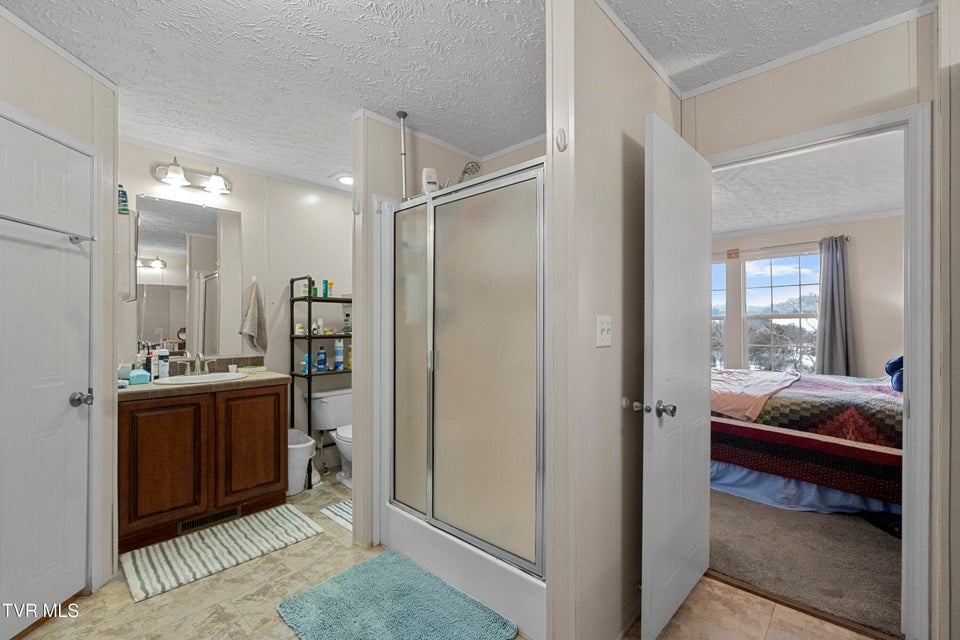 Photo #16: 721 Old Midway Road