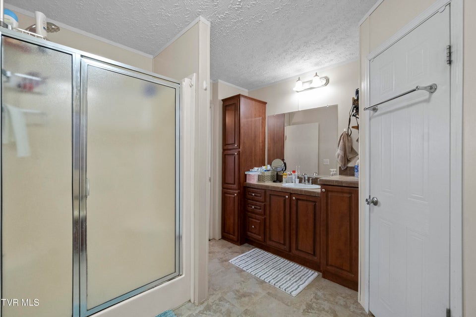 Photo #17: 721 Old Midway Road