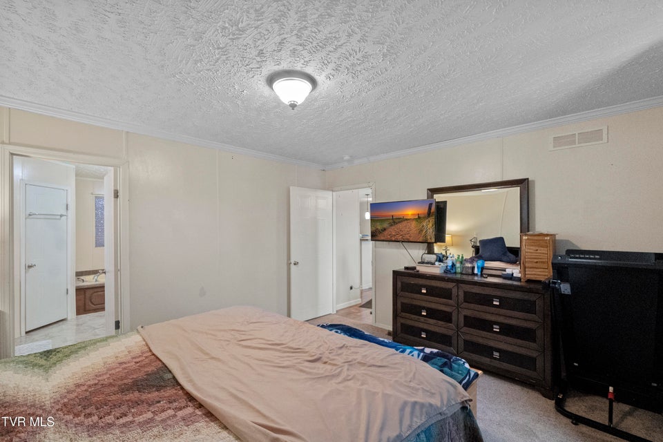 Photo #23: 721 Old Midway Road