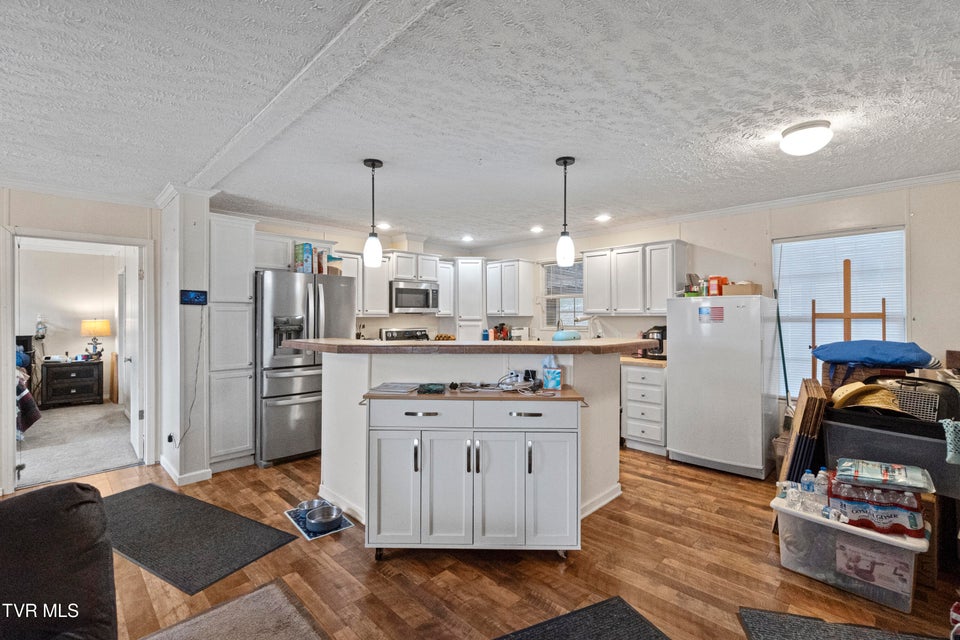 Photo #10: 721 Old Midway Road