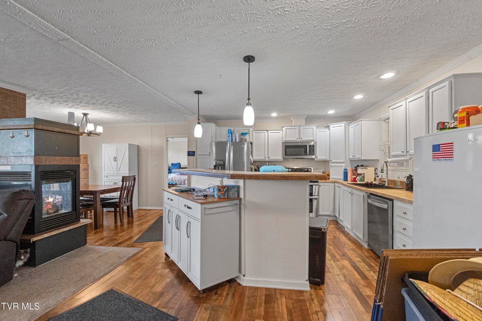 Photo #11: 721 Old Midway Road