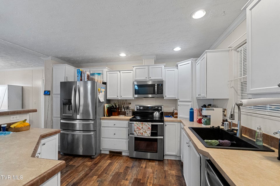 Photo #12: 721 Old Midway Road