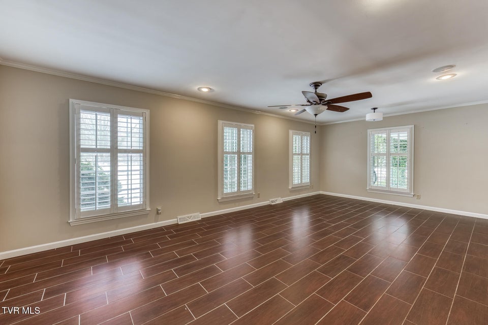 Photo #2: 605 Hillrise Boulevard