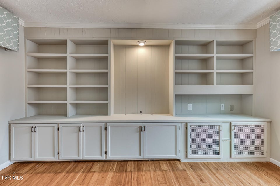 Photo #19: 605 Hillrise Boulevard