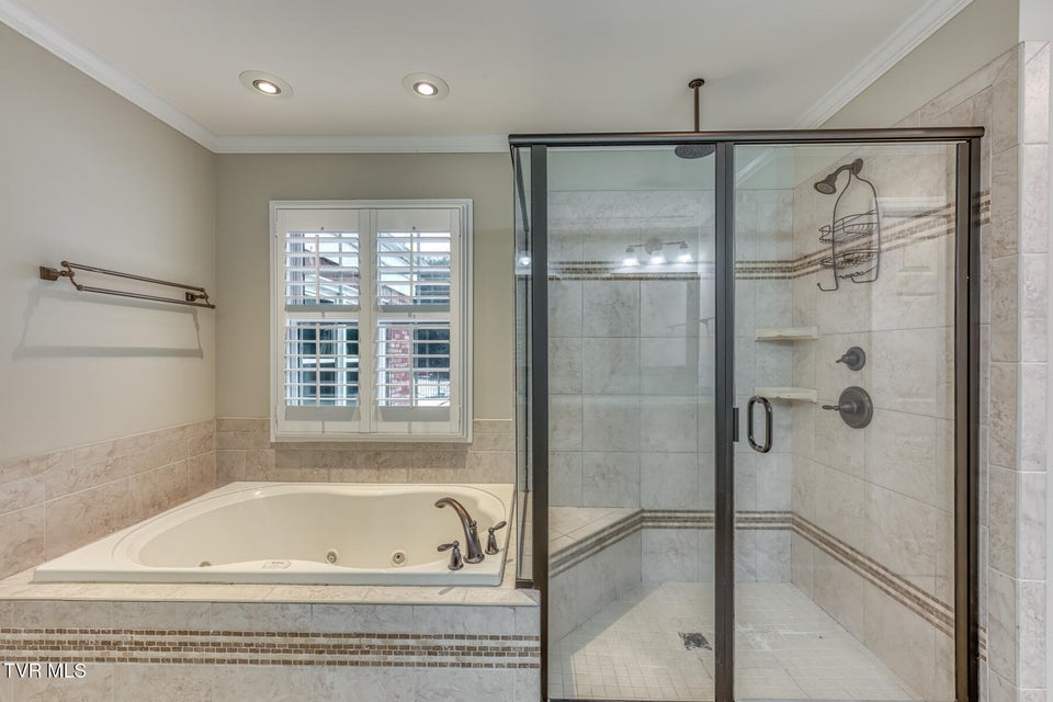 Photo #24: 605 Hillrise Boulevard