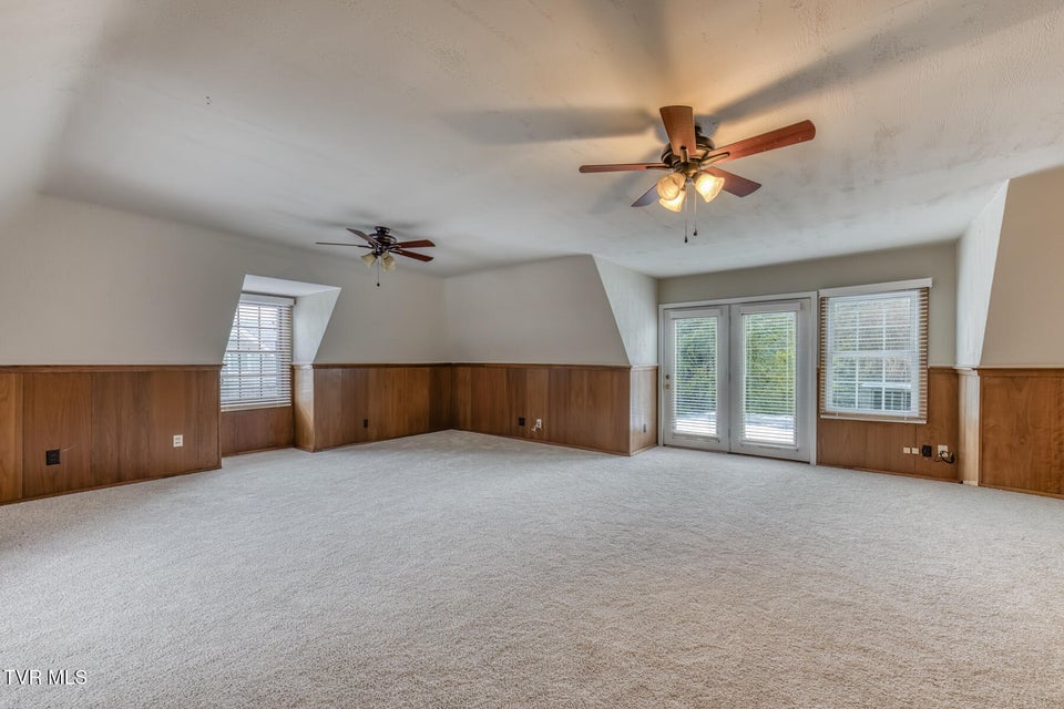 Photo #33: 605 Hillrise Boulevard