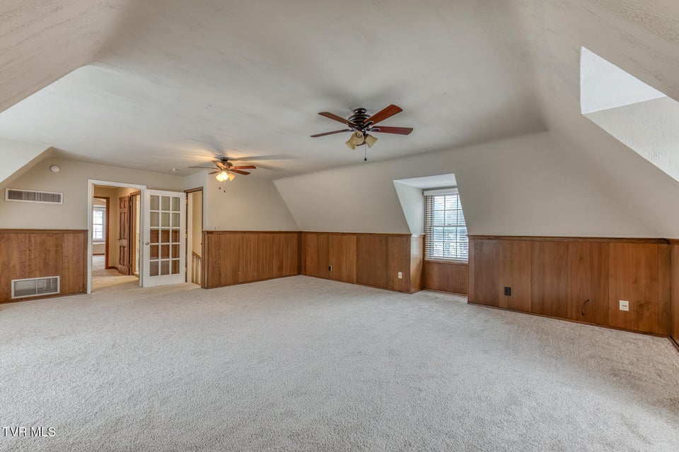 Photo #35: 605 Hillrise Boulevard