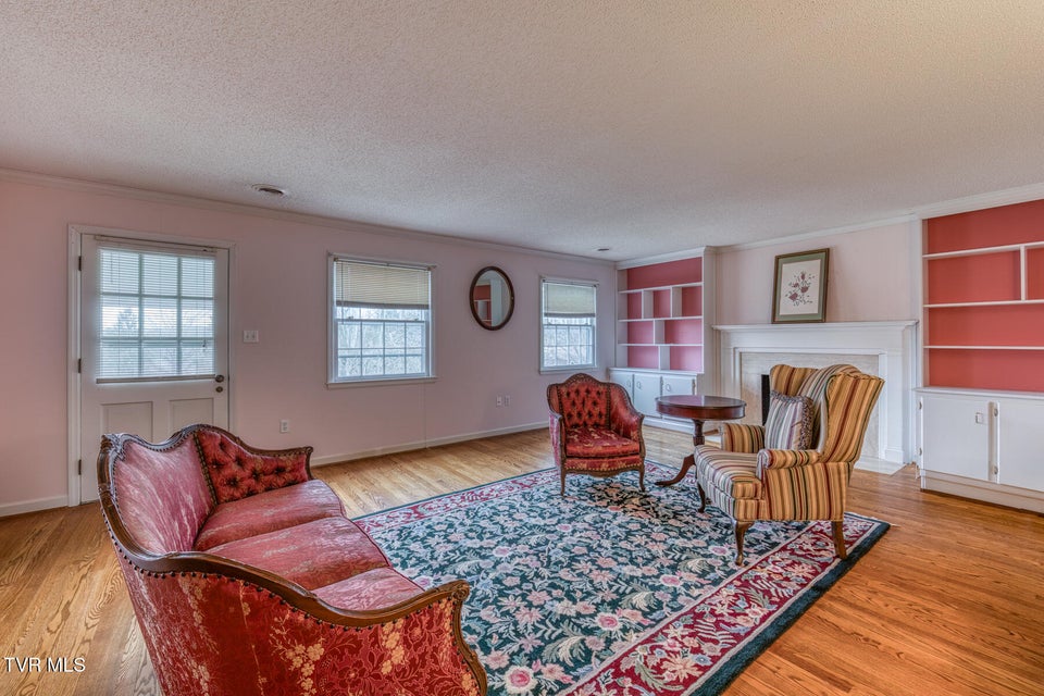 Photo #11: 305 Overbrook Drive