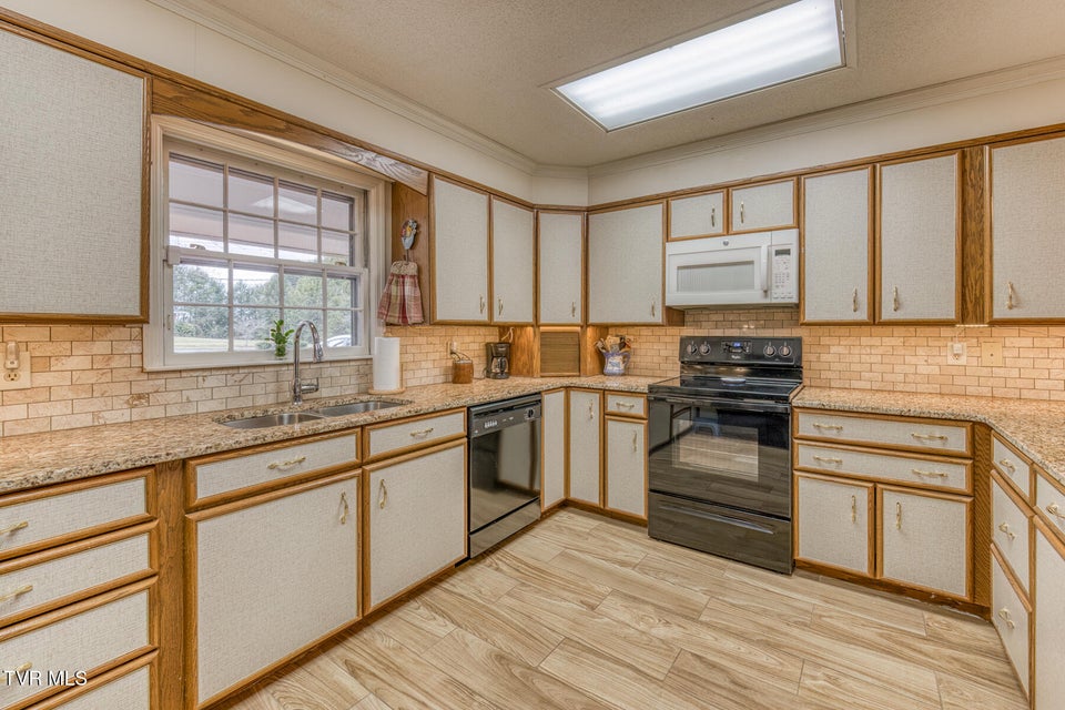 Photo #14: 305 Overbrook Drive