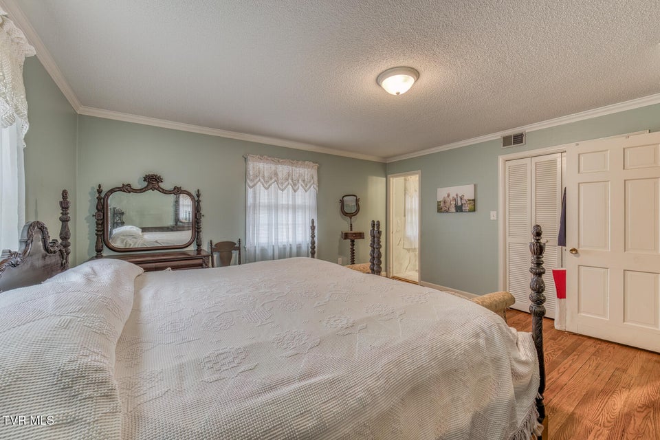 Photo #25: 305 Overbrook Drive