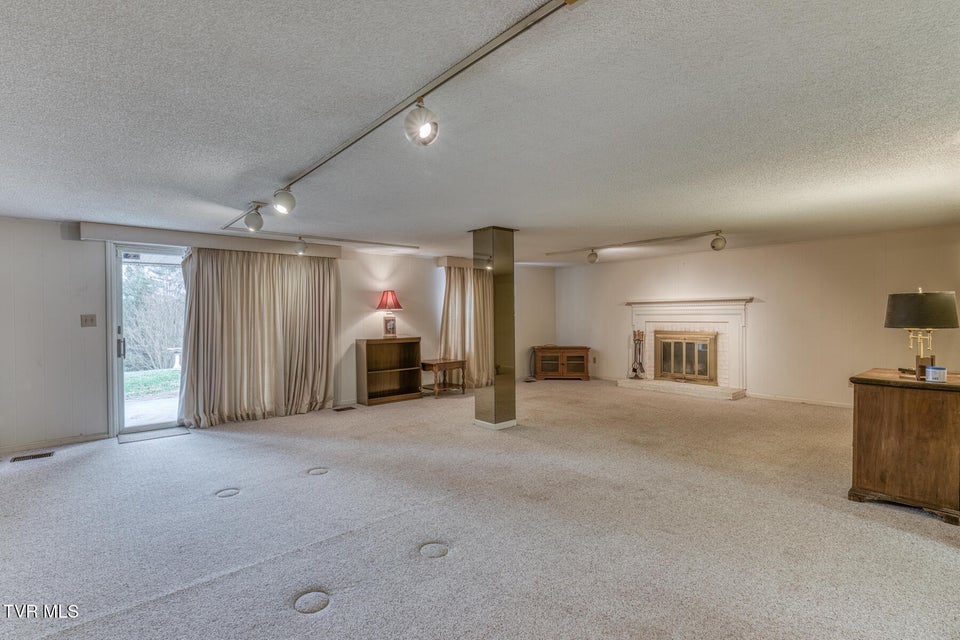 Photo #33: 305 Overbrook Drive