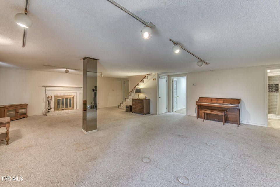 Photo #34: 305 Overbrook Drive