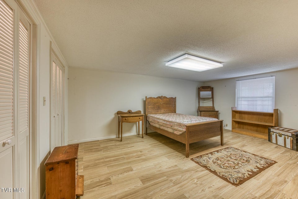 Photo #37: 305 Overbrook Drive