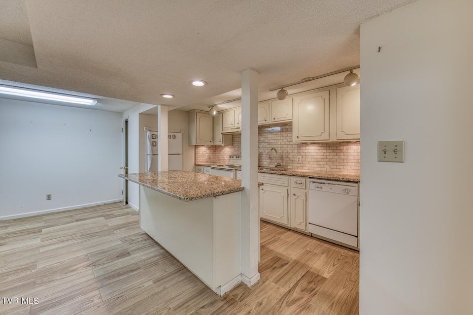 Photo #41: 305 Overbrook Drive