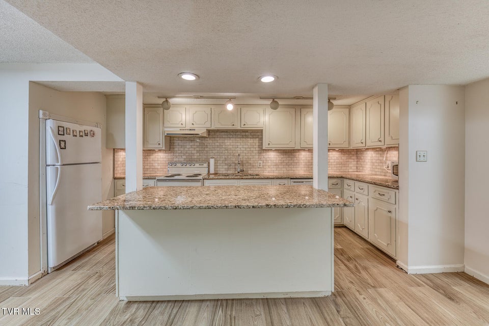 Photo #42: 305 Overbrook Drive