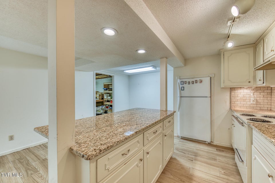 Photo #45: 305 Overbrook Drive