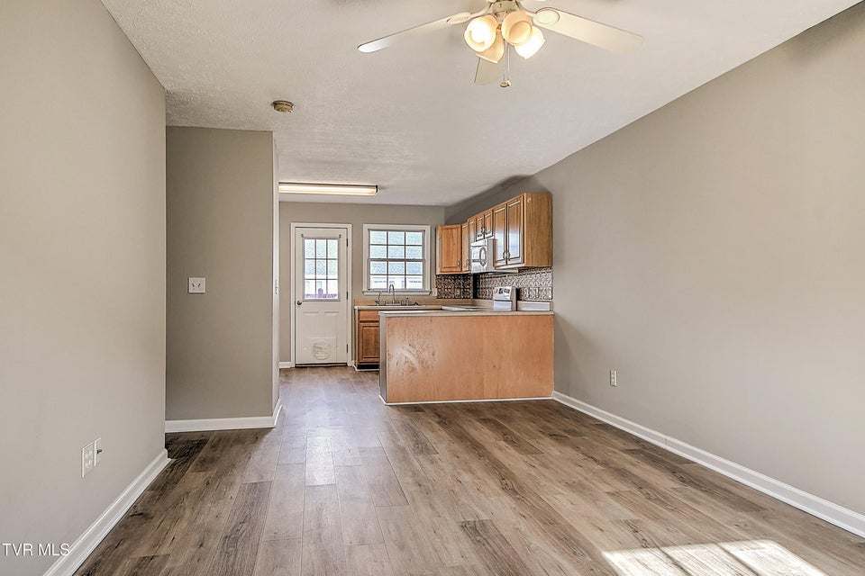 Photo #3: 570 Beaverview Drive