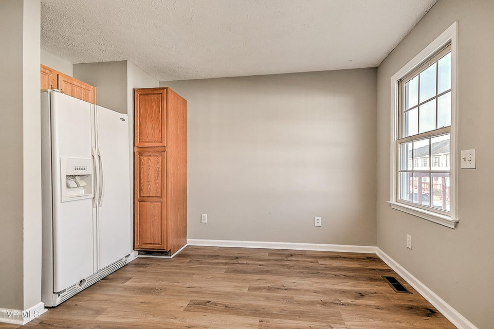 Photo #11: 570 Beaverview Drive