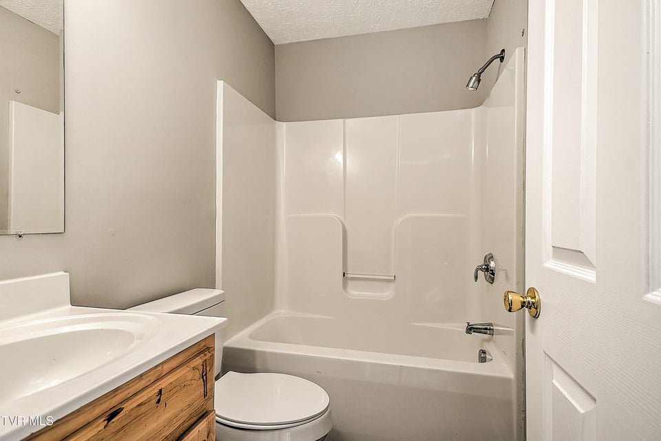 Photo #21: 570 Beaverview Drive