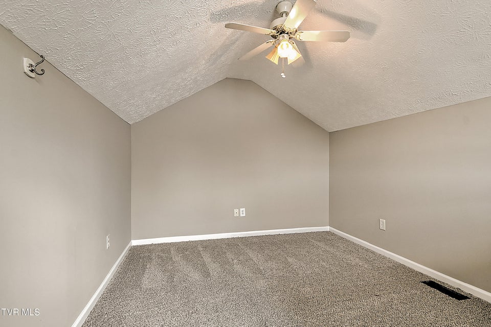 Photo #22: 570 Beaverview Drive