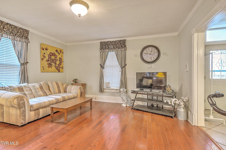 Photo #8: 1605 Mary Street