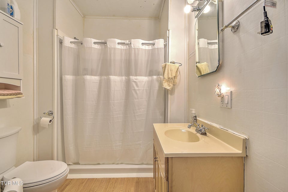 Photo #16: 1605 Mary Street