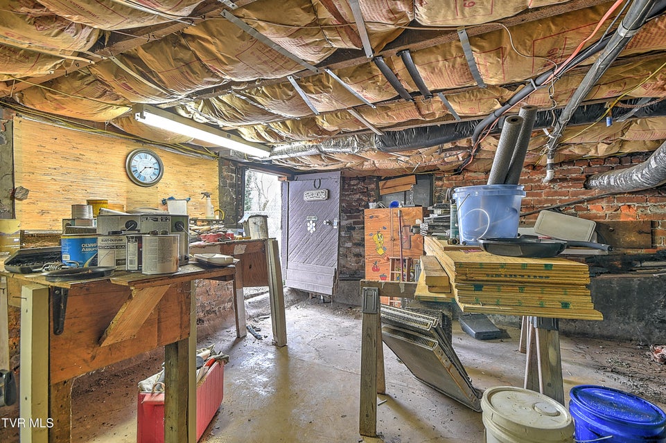 Photo #22: 1605 Mary Street