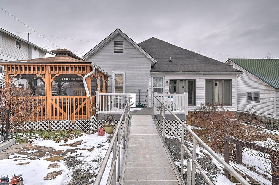 Photo #26: 1605 Mary Street