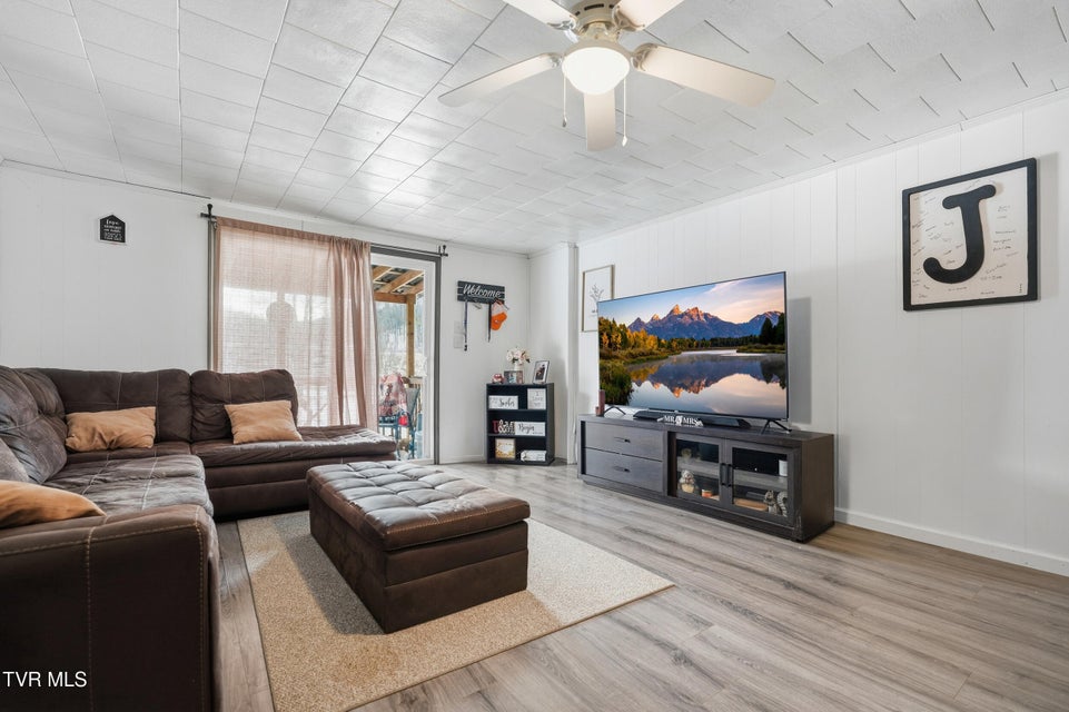 Photo #5: 1475 Hawthorne Road