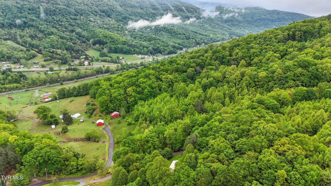 Photo #26: 430 Arrowhead Drive