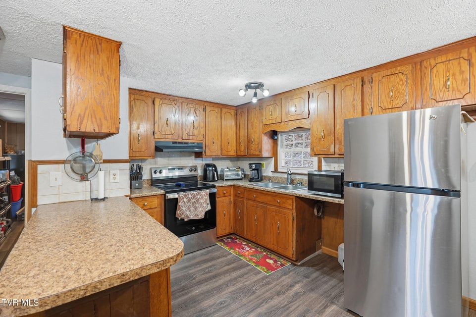 Photo #5: 430 Arrowhead Drive