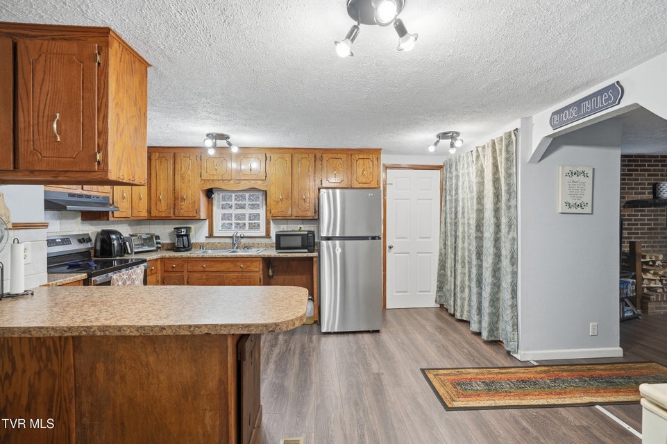 Photo #7: 430 Arrowhead Drive