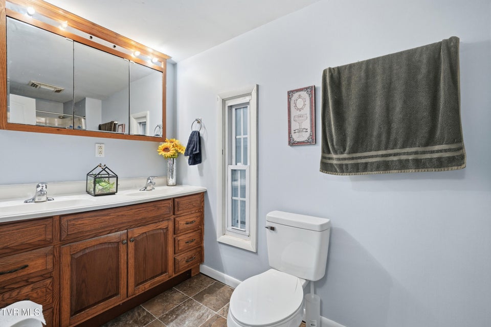 Photo #15: 430 Arrowhead Drive