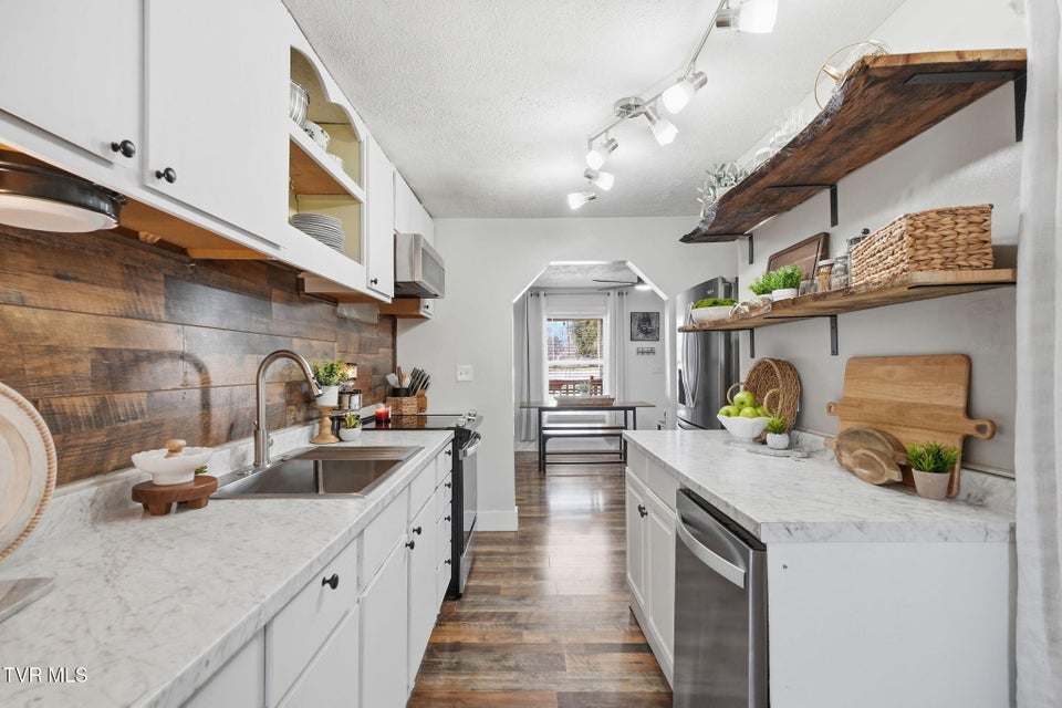 Photo #12: 502 Duke Street