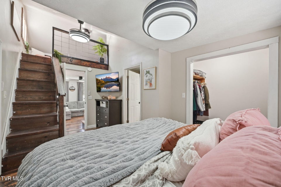 Photo #21: 502 Duke Street