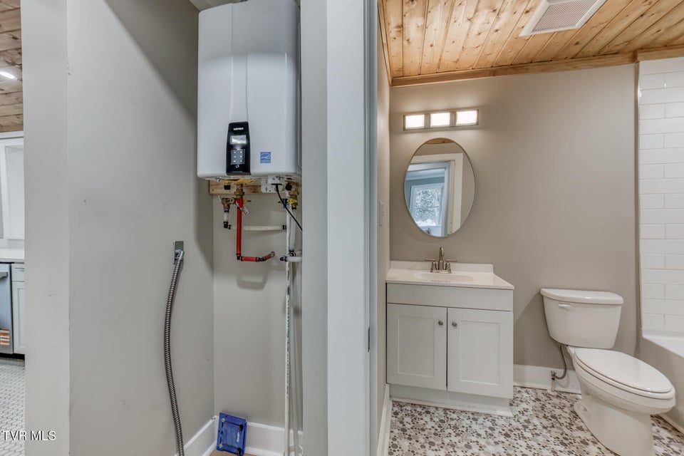 Photo #24: 330 Church Street