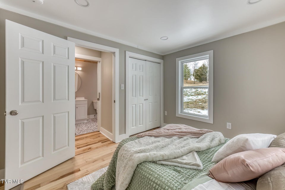 Photo #26: 330 Church Street