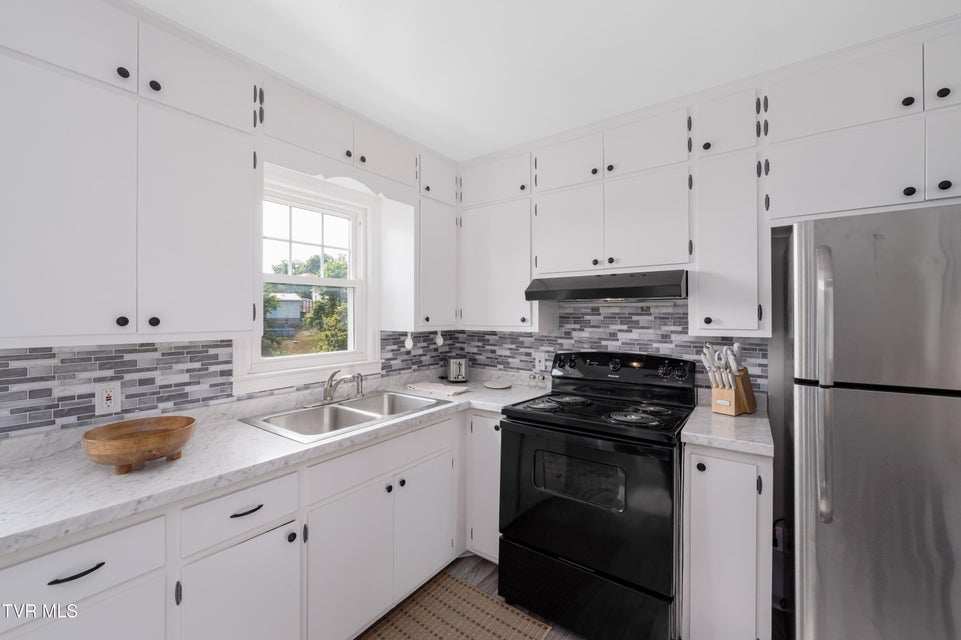 Photo #10: 114 Park Drive