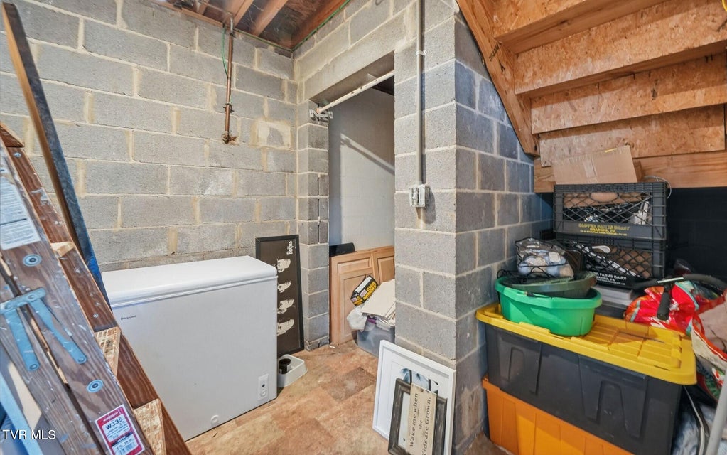 Photo #29: 807 Fain Avenue