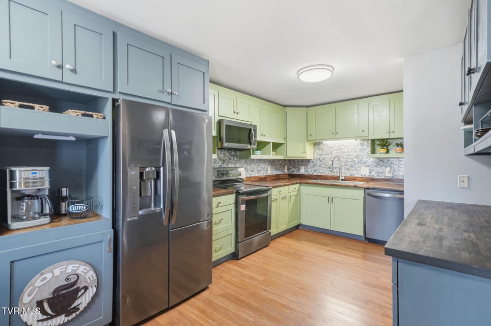 Photo #7: 807 Fain Avenue