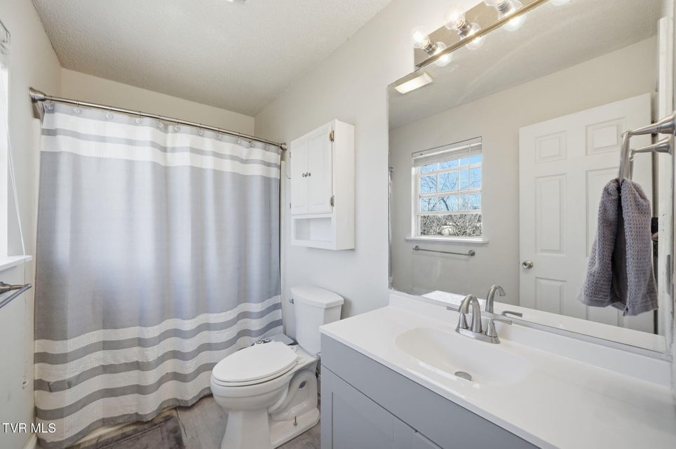 Photo #16: 807 Fain Avenue