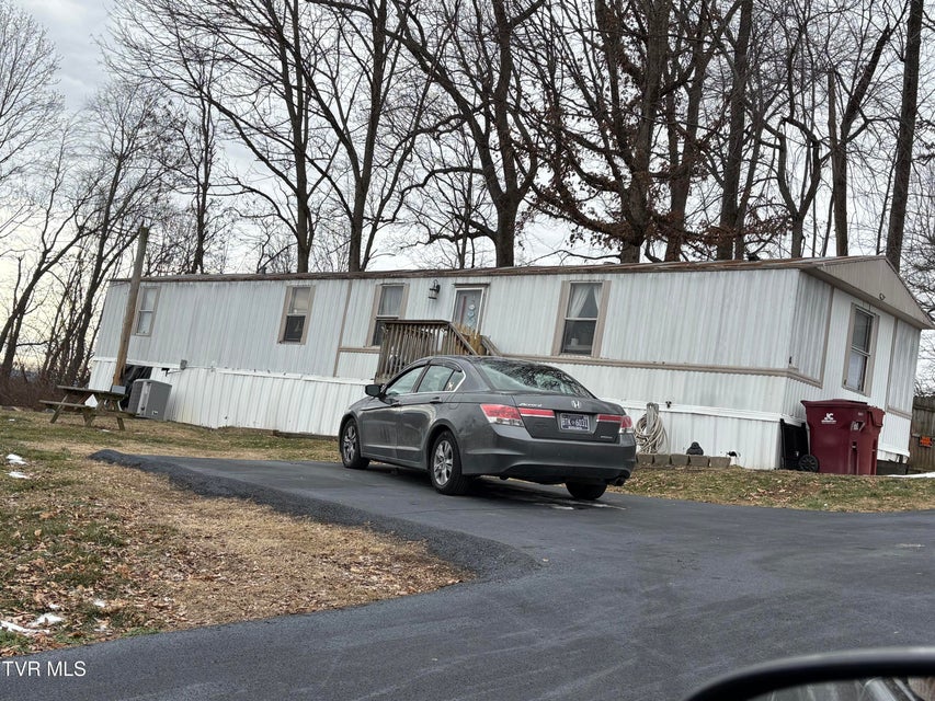 Photo #8: 611 North Street