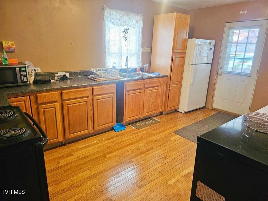 Photo #3: 726 Birch Street